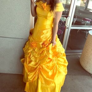 Belle costume